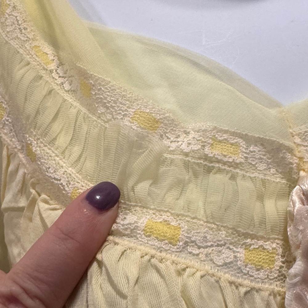 Vintage Aristocraft Yellow Nightgown with Lace Trim - Picture 7 of 8